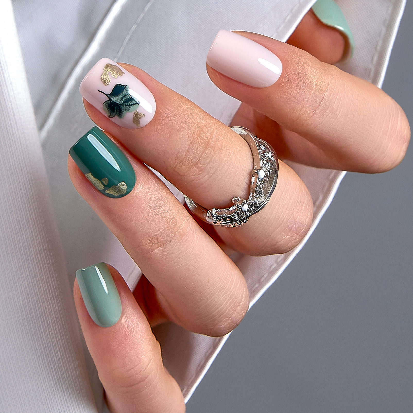 Leaf Whisper S Squoval squoval press-on nails