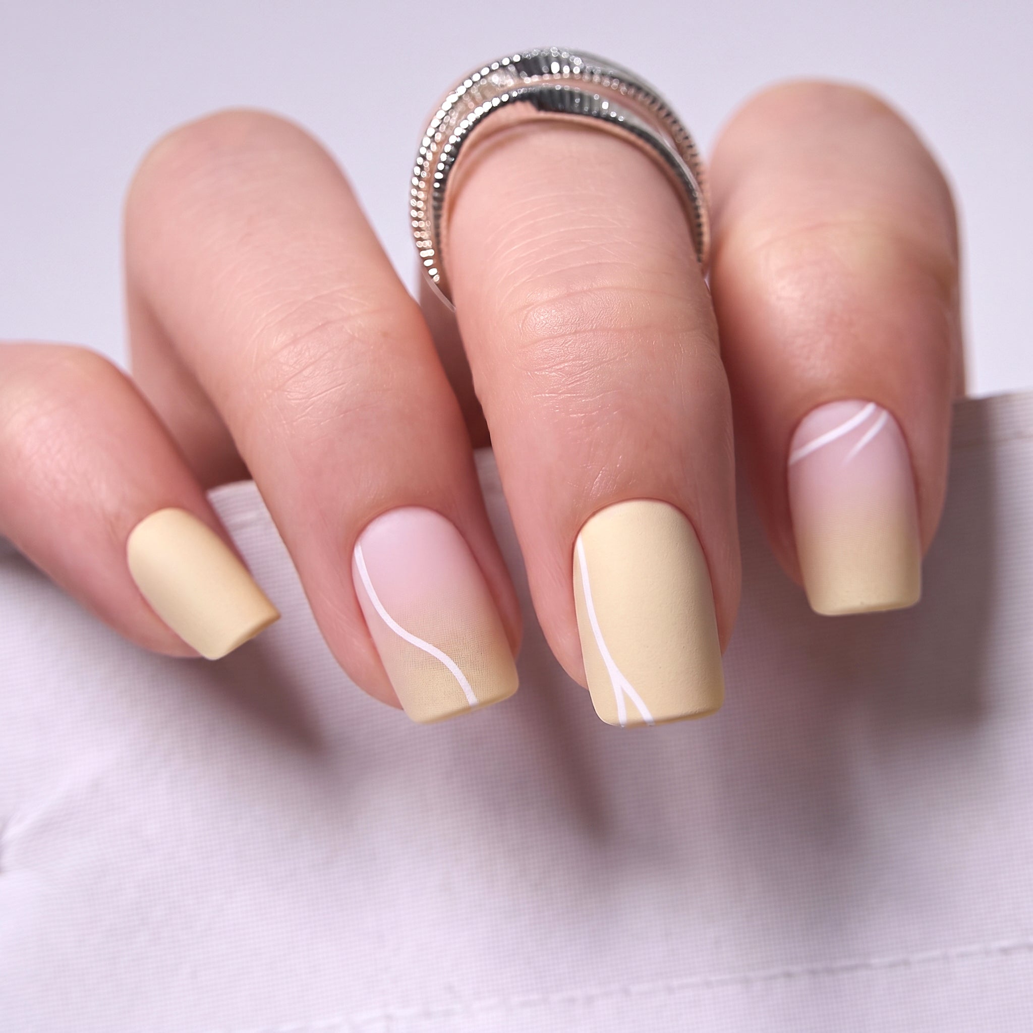 Lemon Mist S Squoval squoval press-on nails