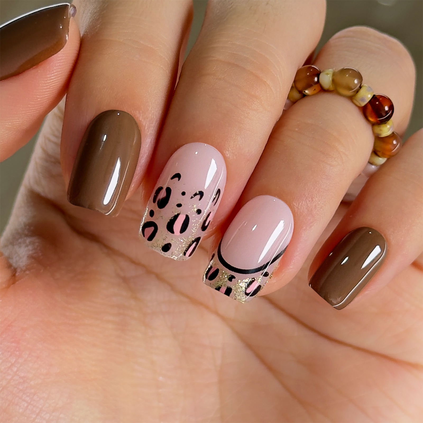 Leopard Temptation medium squoval press-on nails