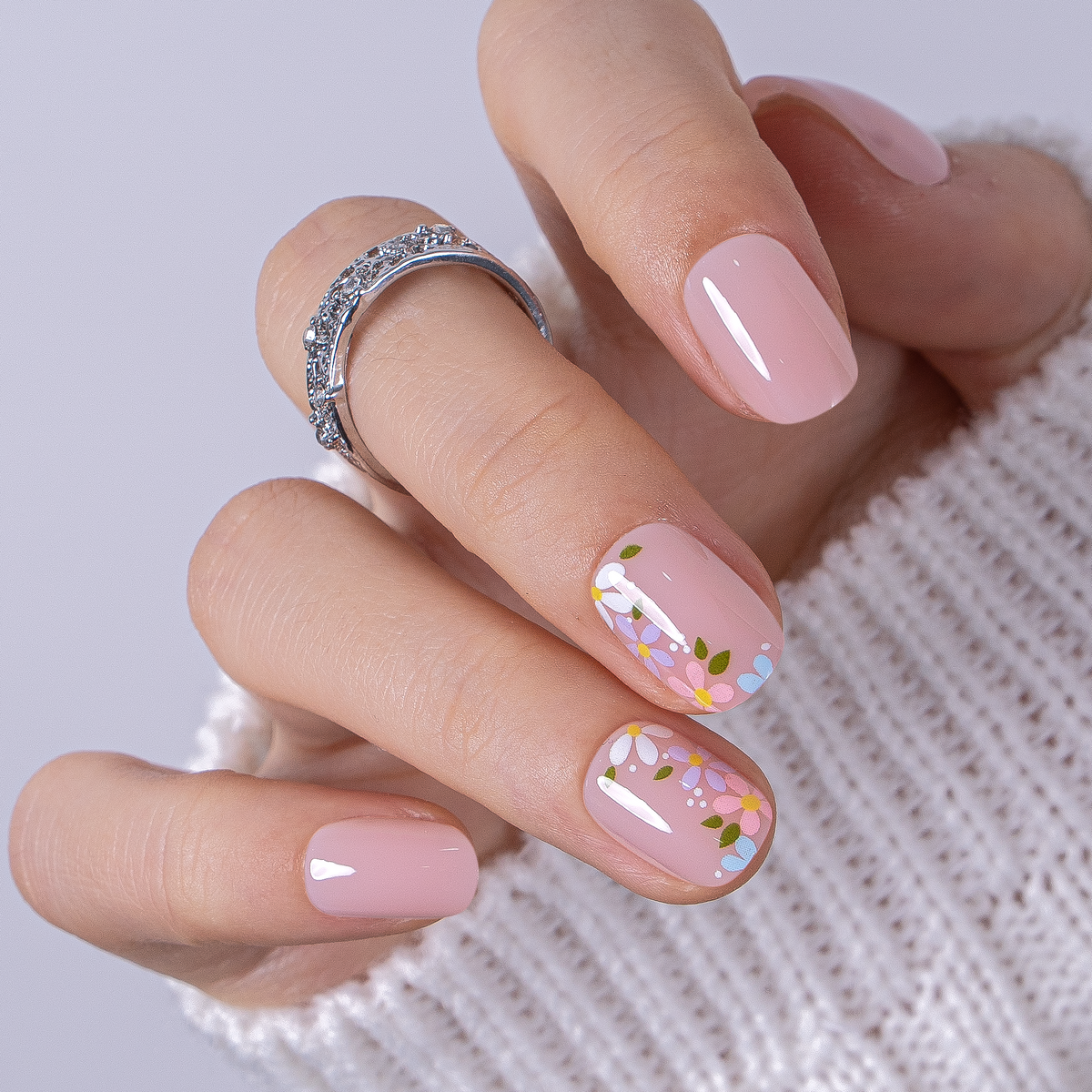 Petal Whisper RS Squoval squoval press-on nails