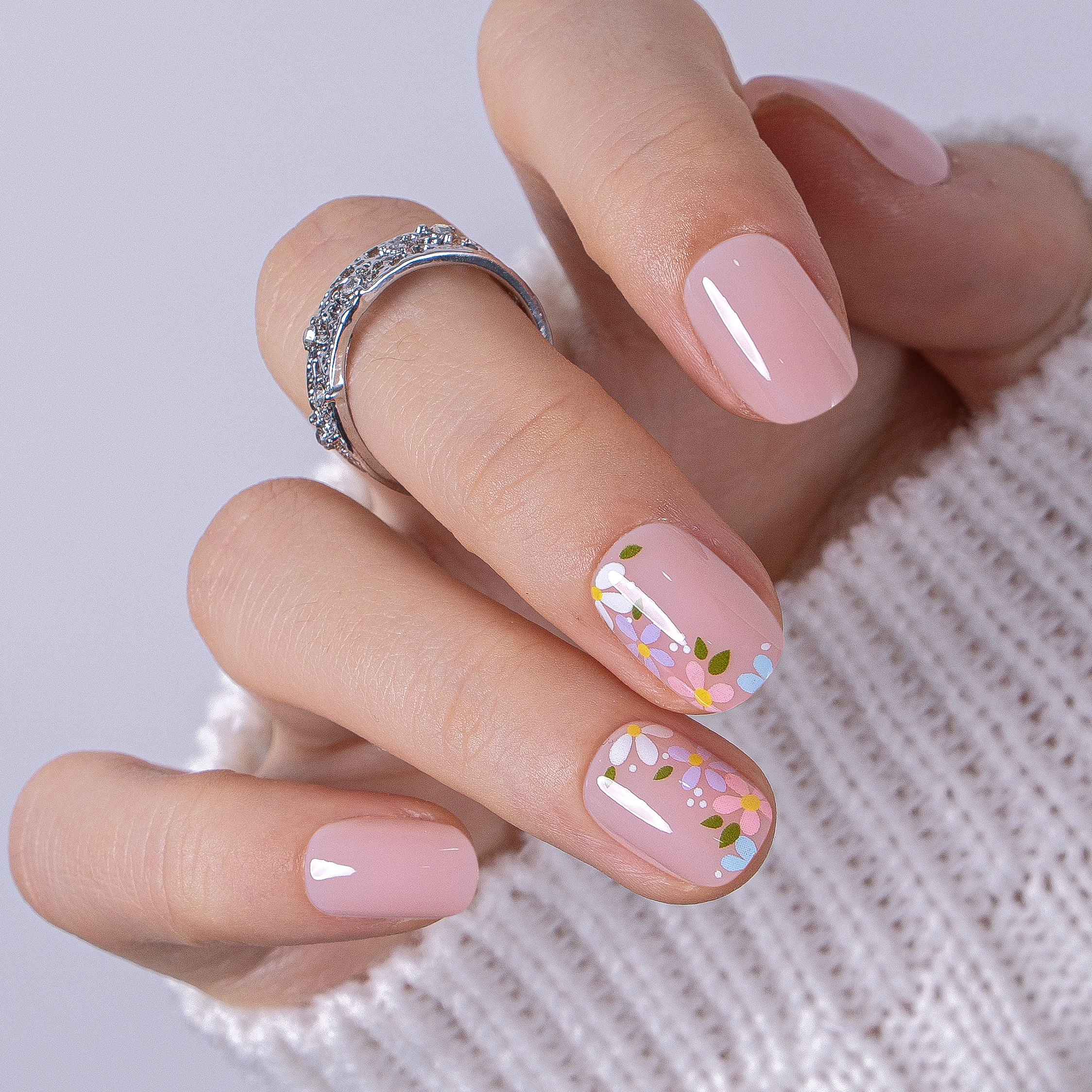 Petal Whisper RS Squoval squoval press-on nails