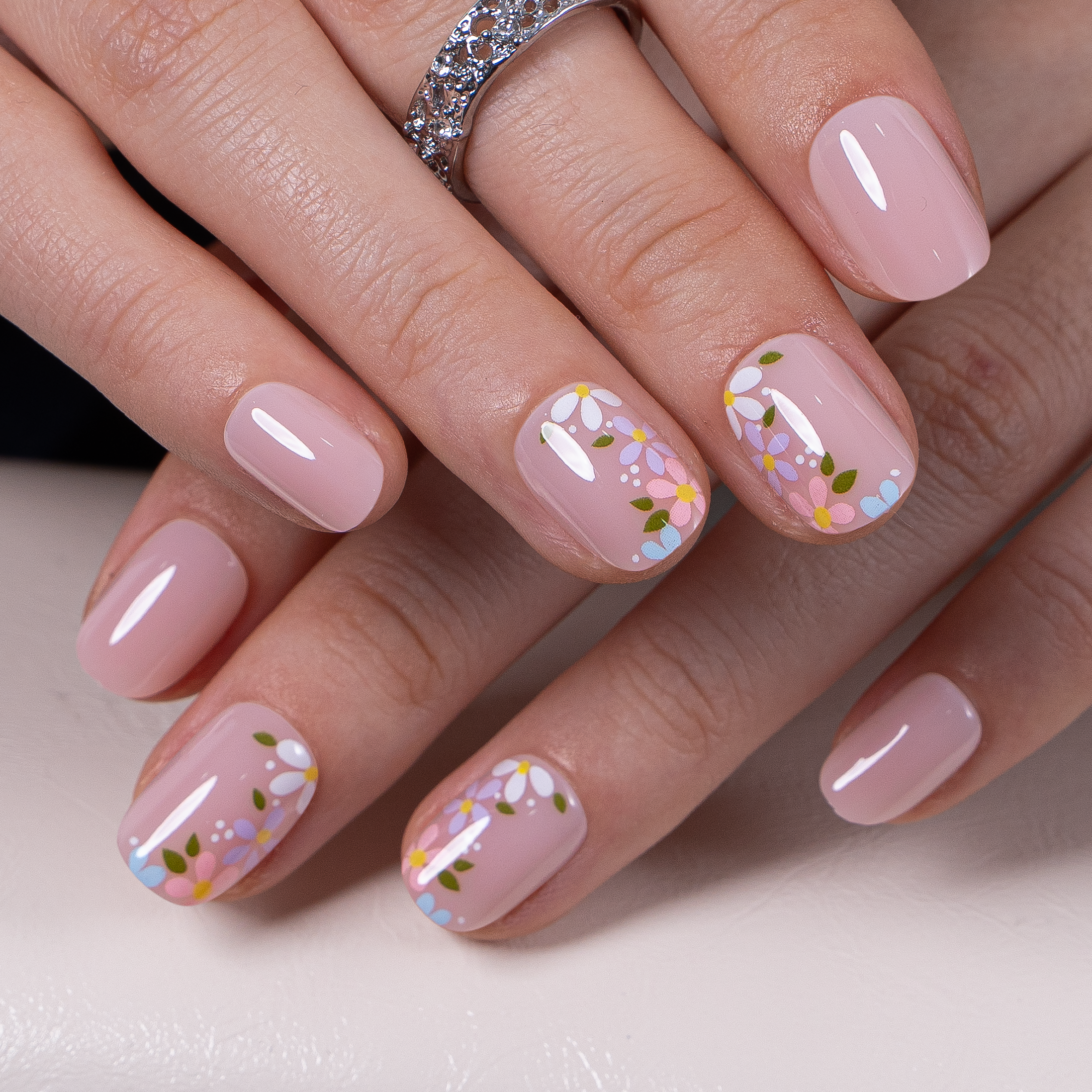 Petal Whisper RS Squoval squoval press-on nails