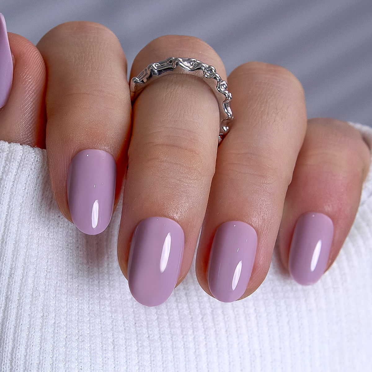 Lilac Veil S Oval oval press-on nails