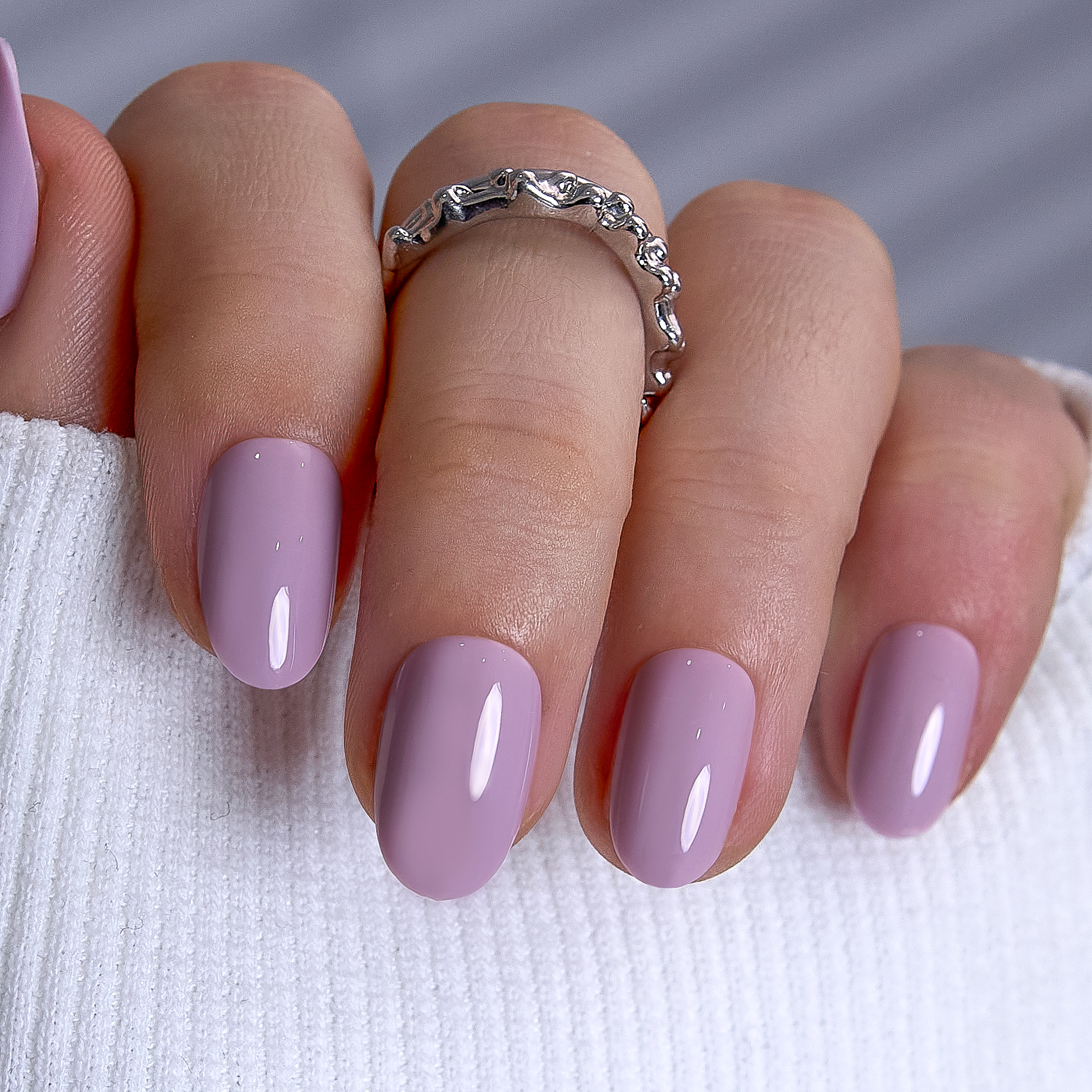Lilac Veil S Oval oval press-on nails