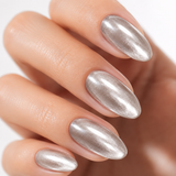 Liquid Silver Cat Eye cat-eye nail detail