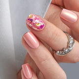 Lovely Pearl short squoval nail detail