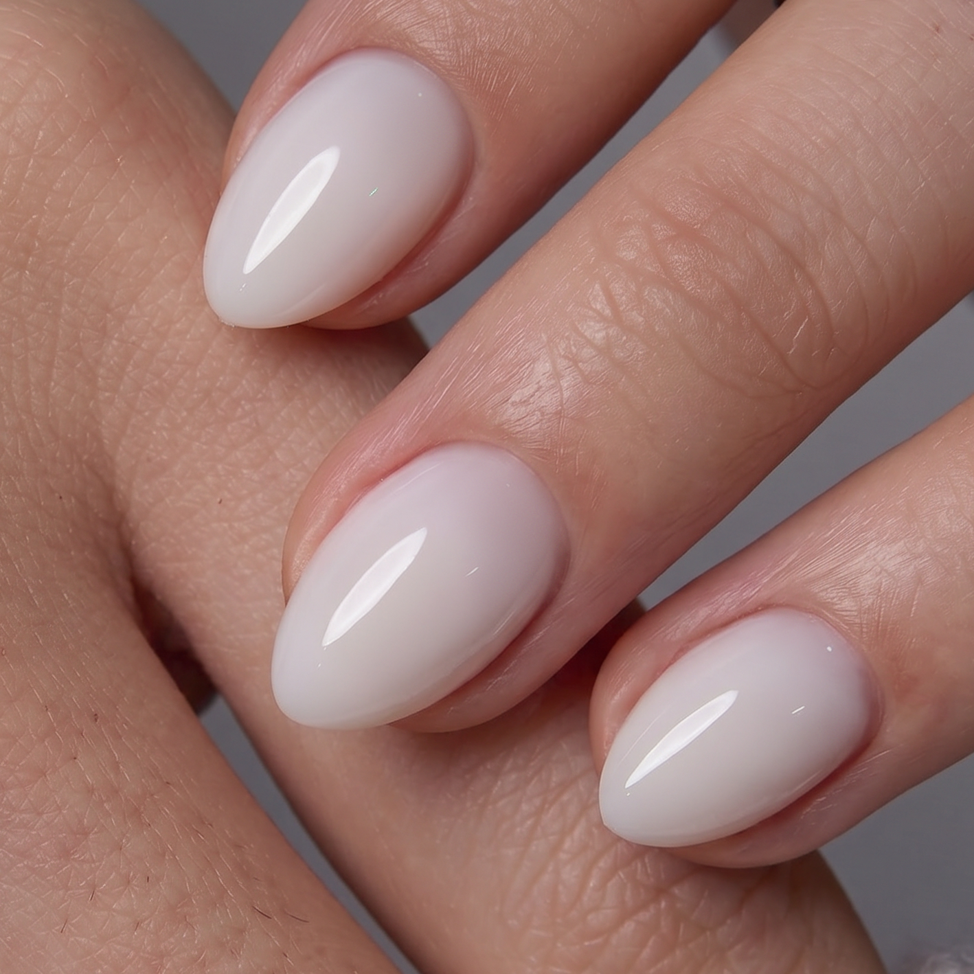 Luna Silk RS Almond almond press-on nails