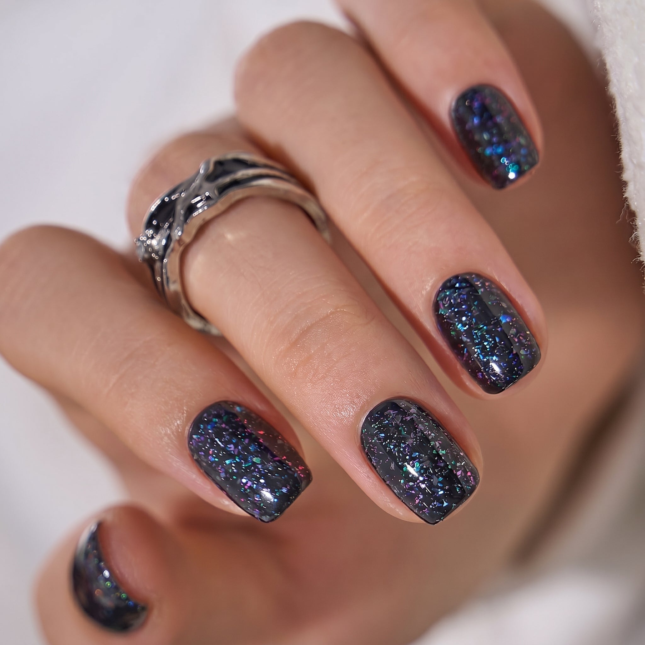 Midnight Prism S Squoval squoval press-on nails