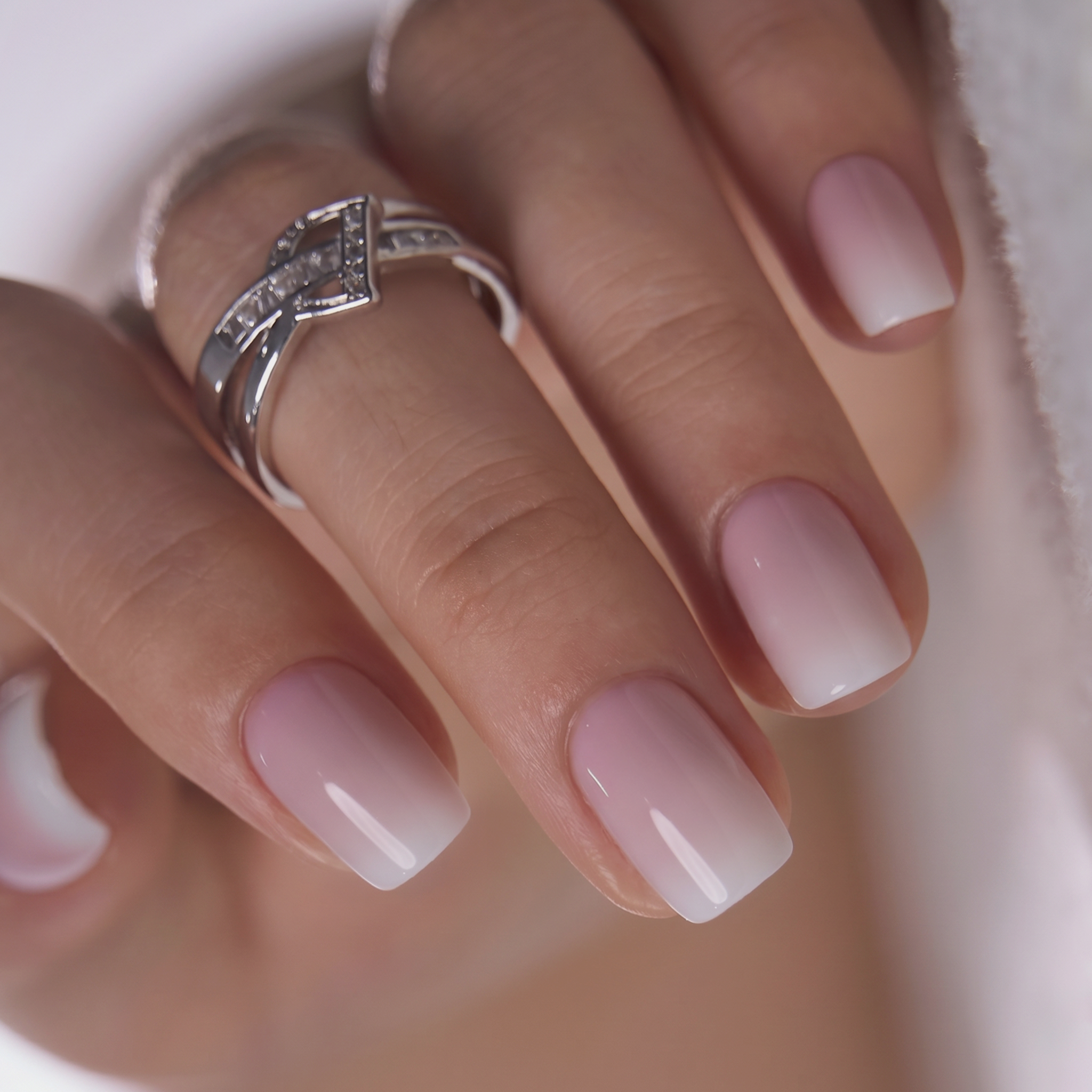 Milk Blush S Squoval squoval press-on nails