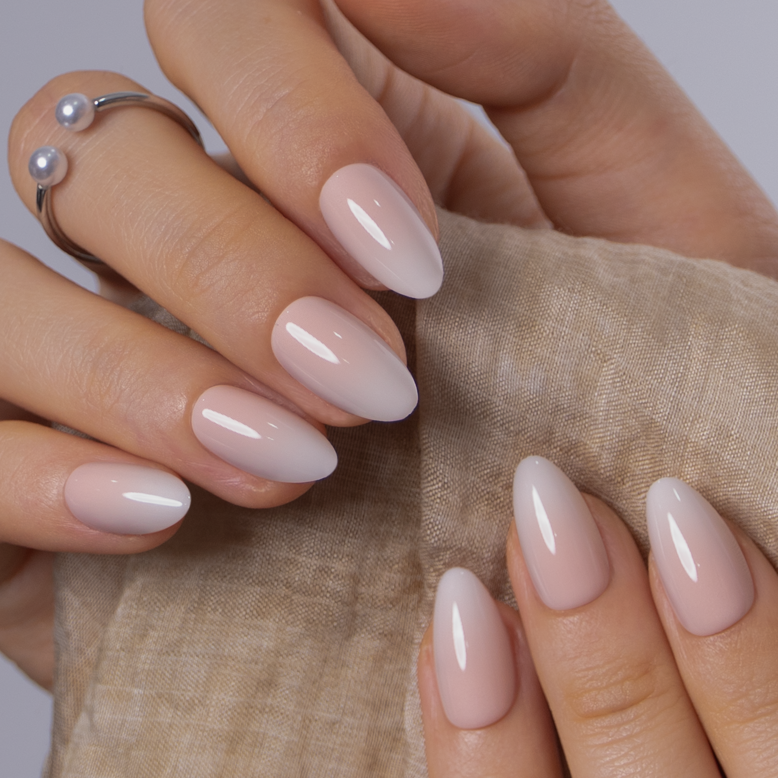 Milky Veil S Almond almond press-on nails