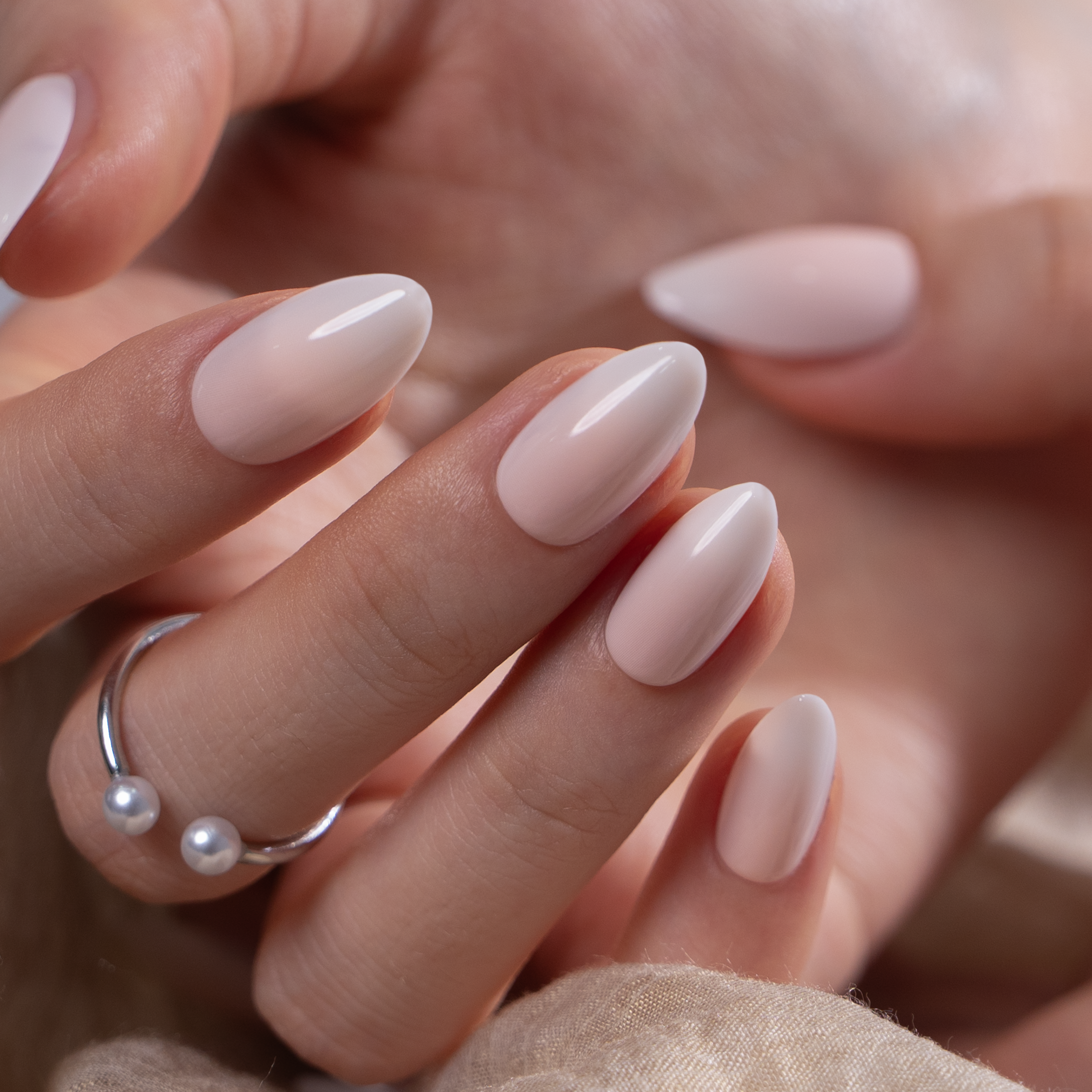 Milky Veil S Almond almond press-on nails