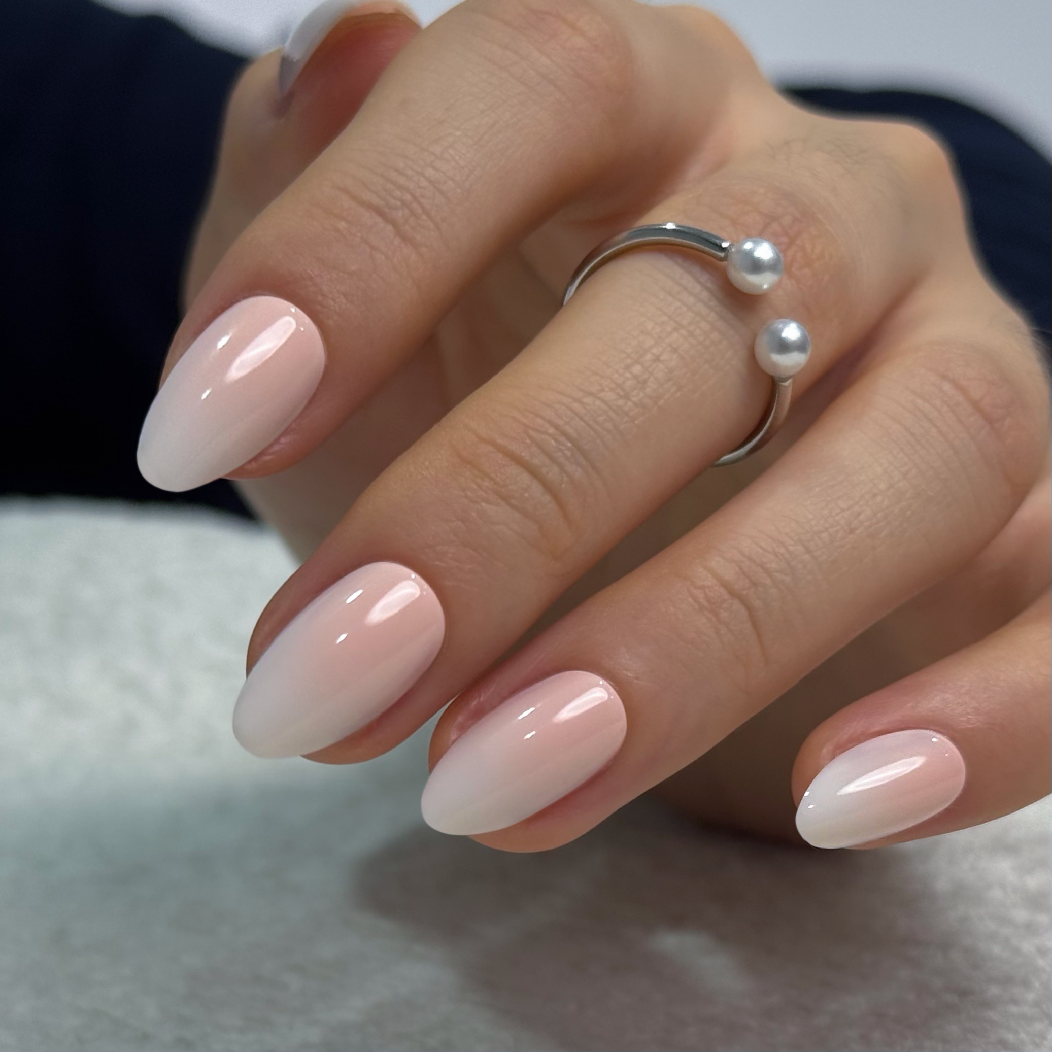 Milky Veil S Almond almond press-on nails