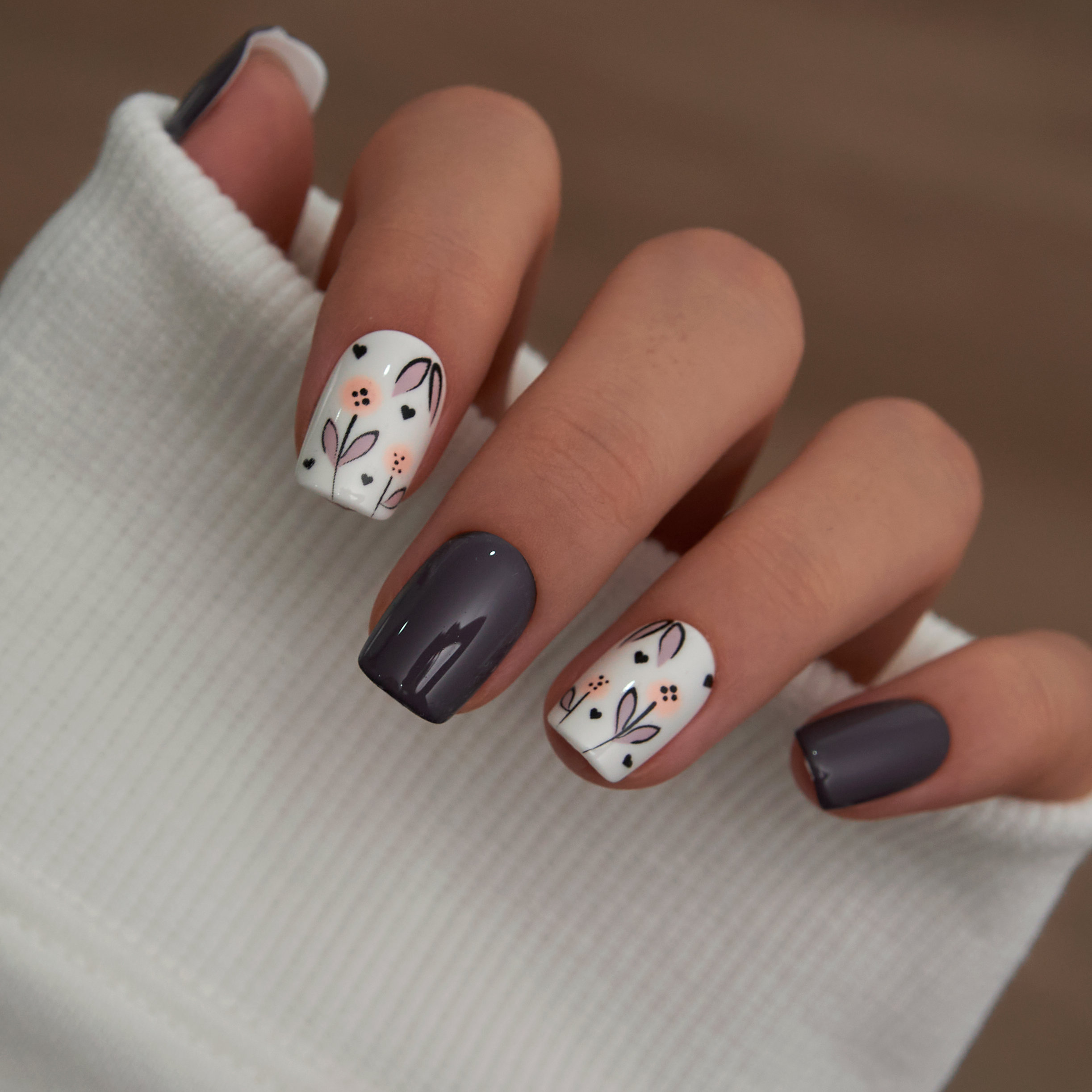 Mocha Bloom short squoval press-on nails