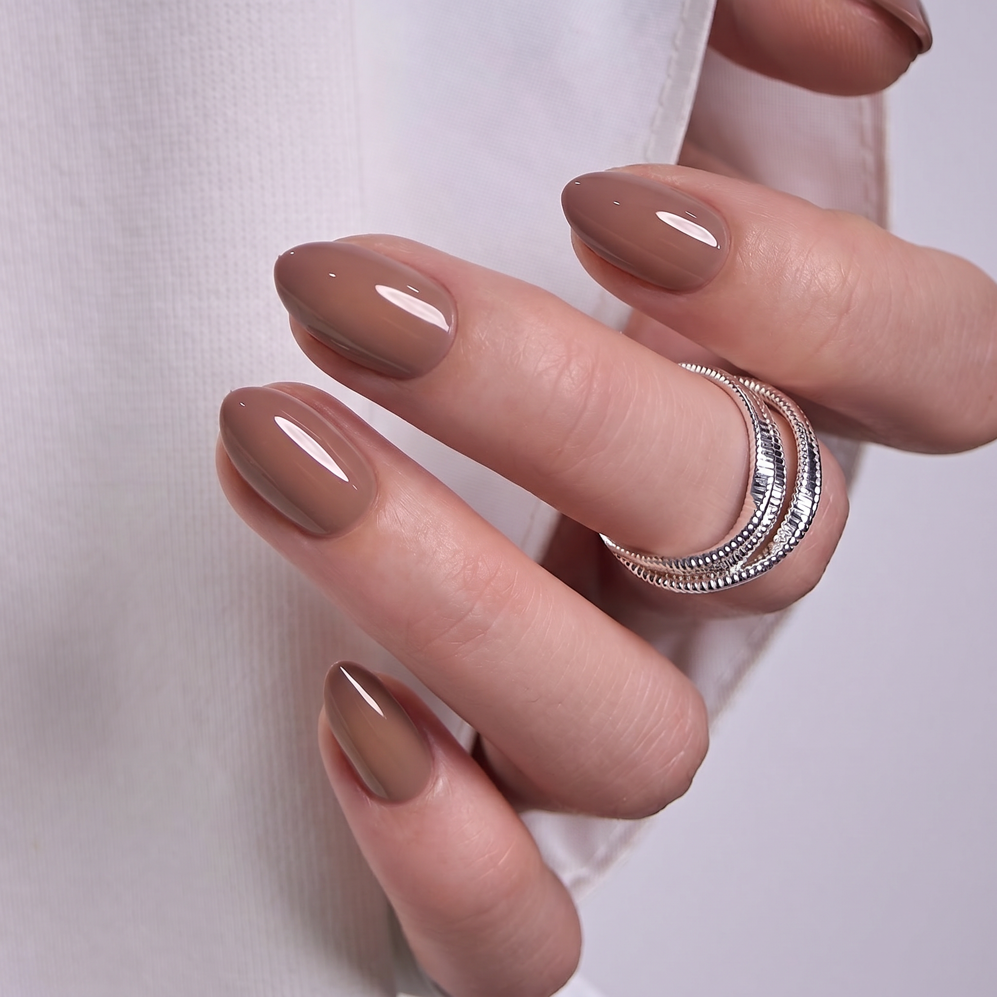 Mocha Muse RS Almond almond press-on nails