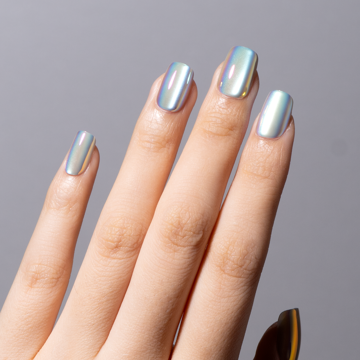 Mystic Chameleon short squoval nail detail