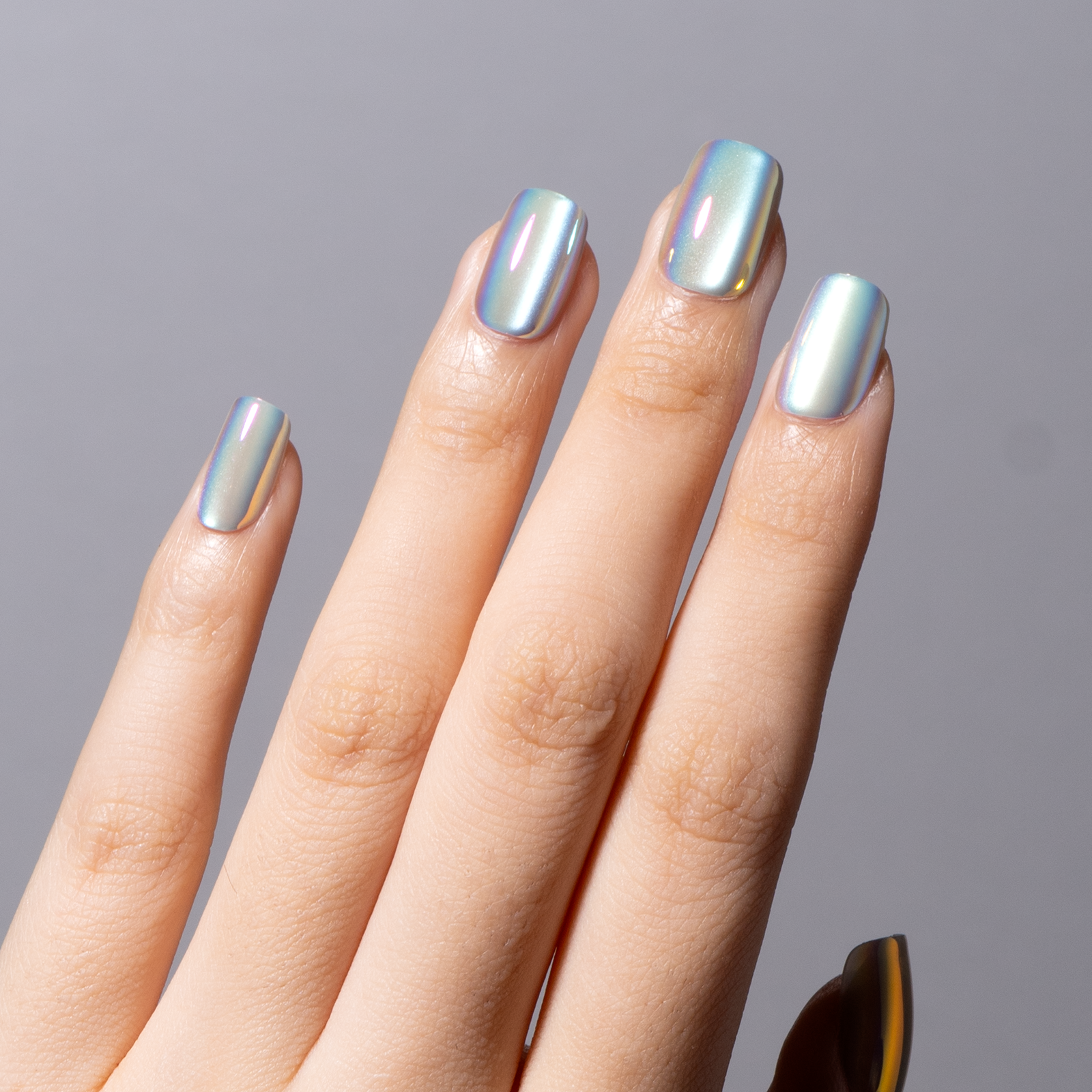 Mystic Chameleon short squoval nail detail