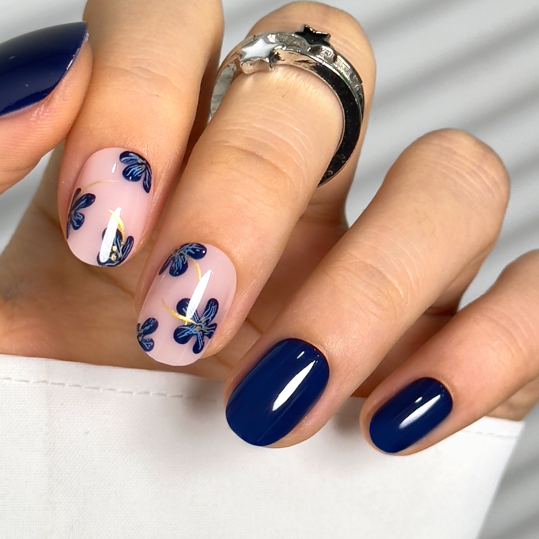 Navy Petal RS Squoval squoval press-on nails