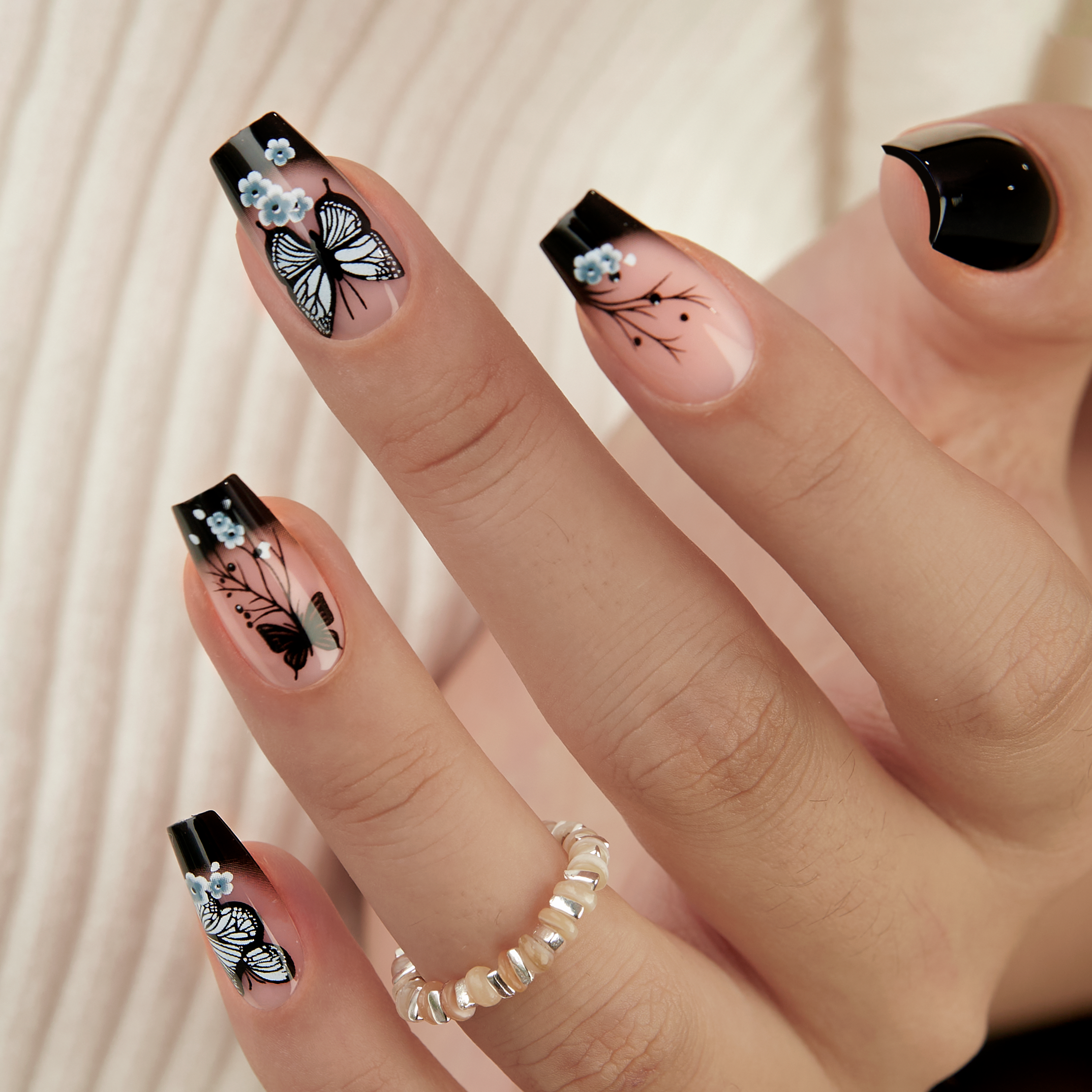Noir Papillon M Coffin nail detail