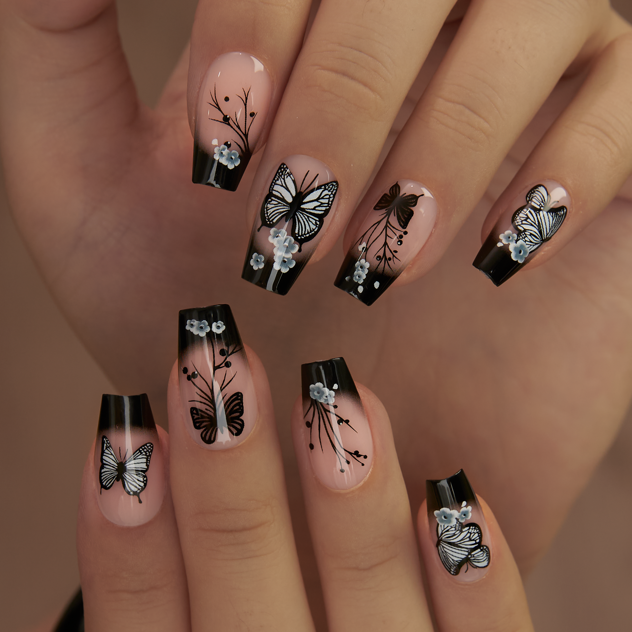 Noir Papillon M Coffin press-on nail set with accessories