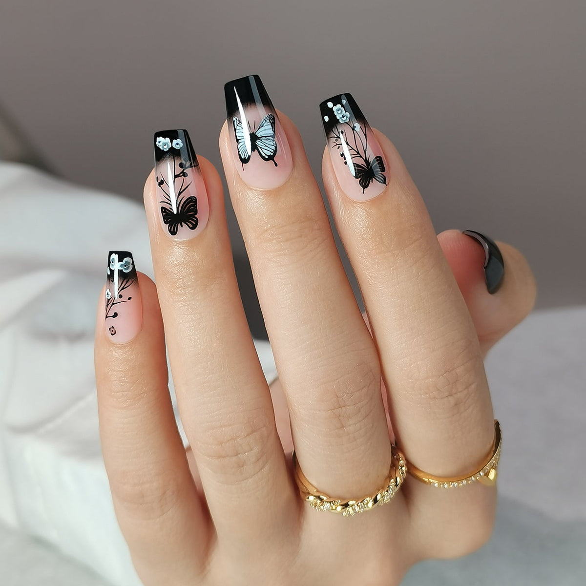 Noir Papillon M Coffin press-on nails product view
