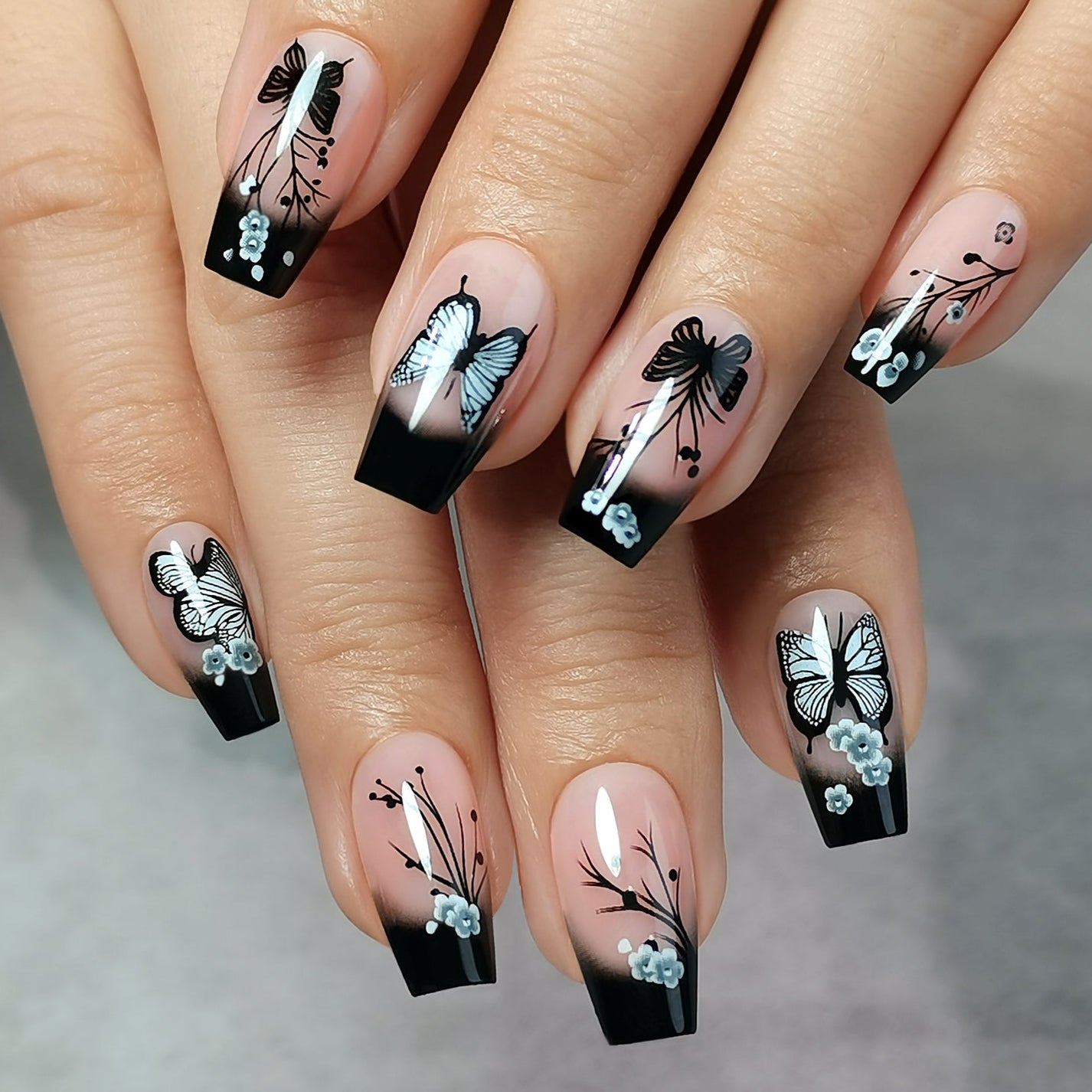 Noir Papillon M Coffin press-on nails from the side