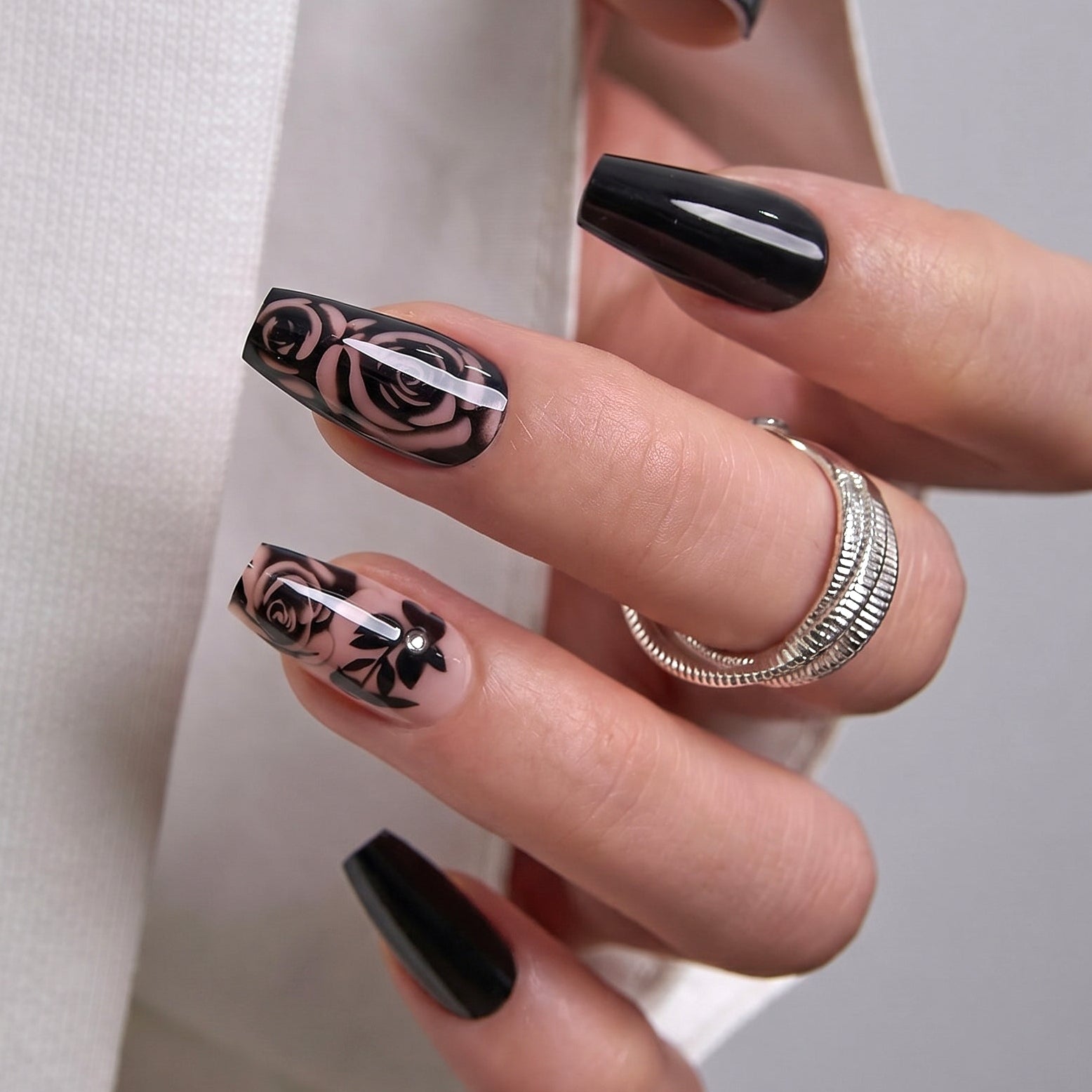 Obsidian Rose M Coffin medium coffin press-on nails