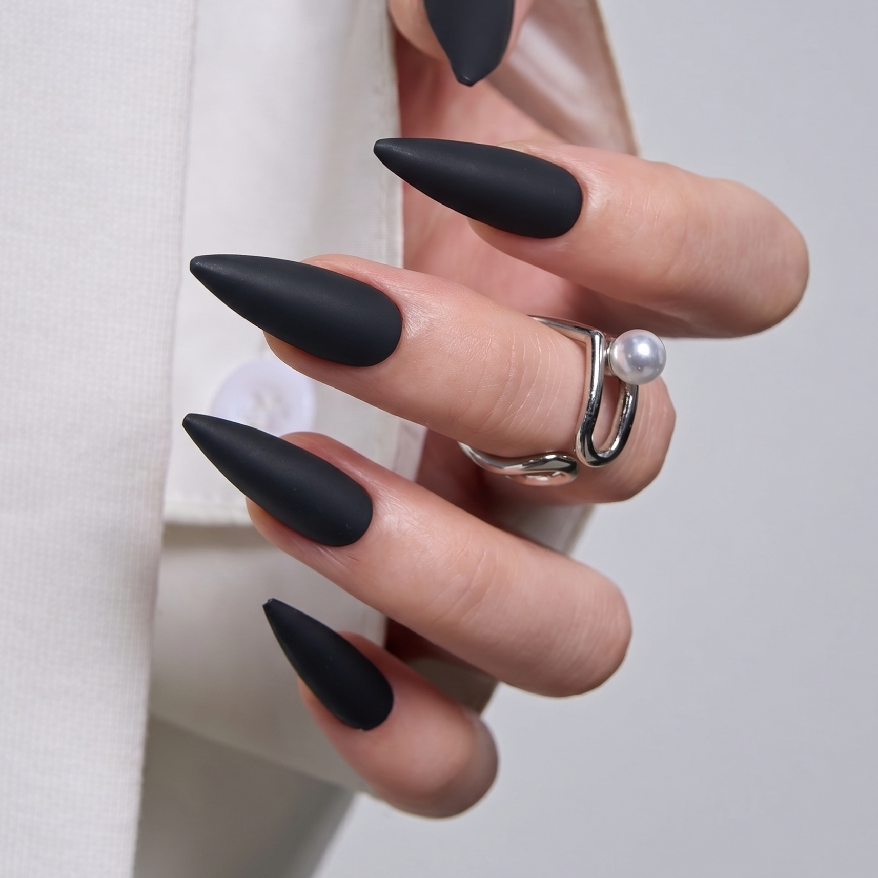 Obsidian Silk L Stiletto long stiletto press-on nails