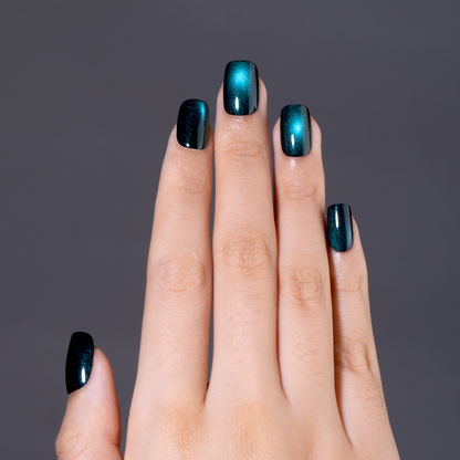 Ocean Beam Glow short squoval nail detail