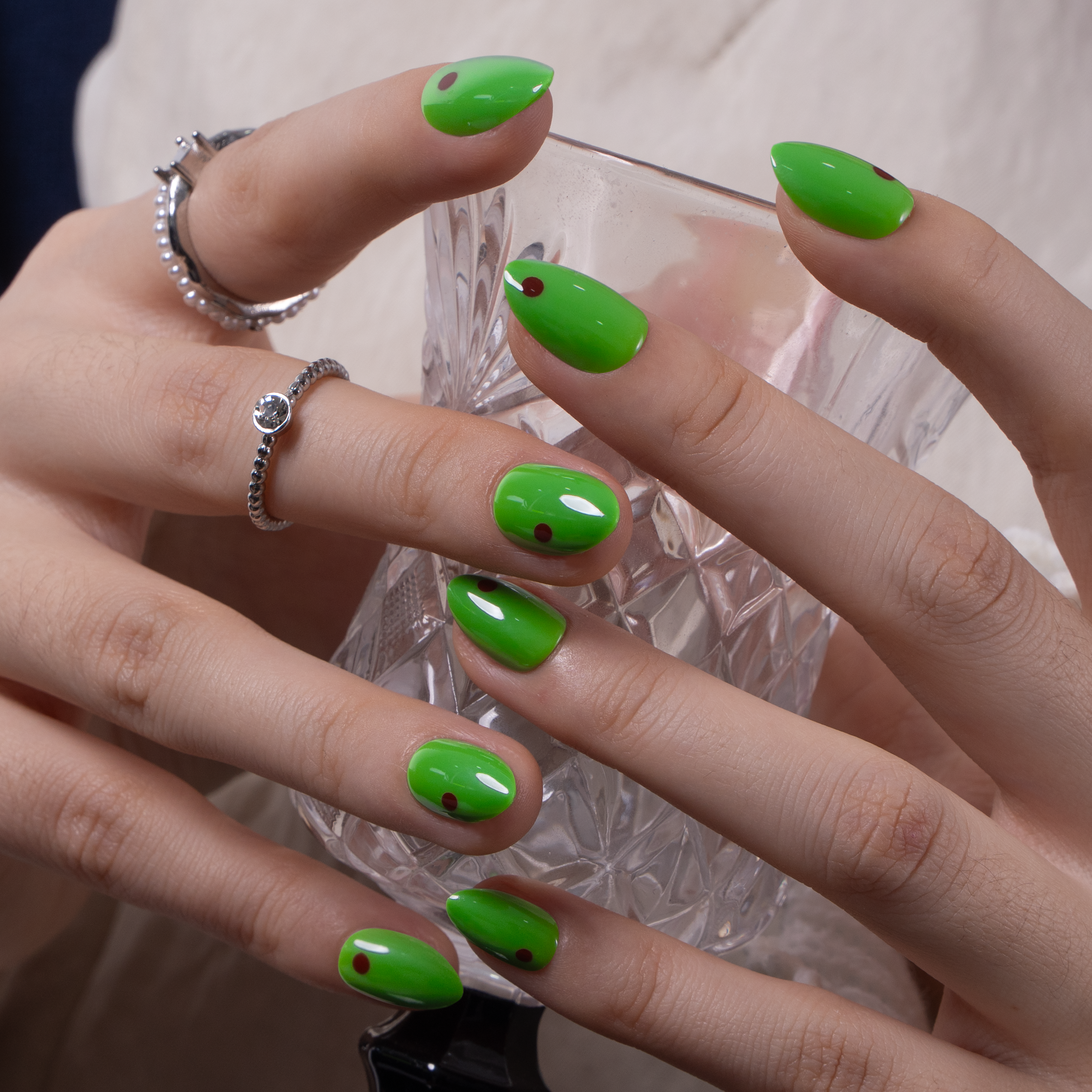 Olive Martini RS Almond almond press-on nails