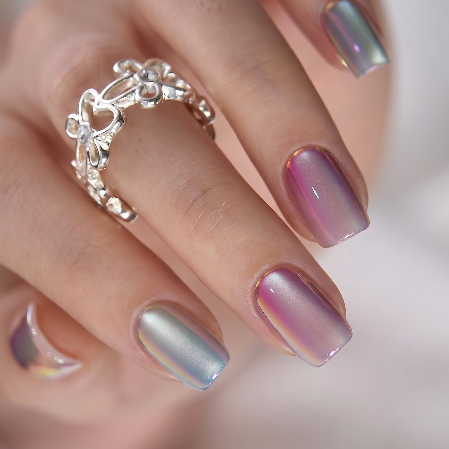 Opal Glow S Squoval short squoval press-on nails