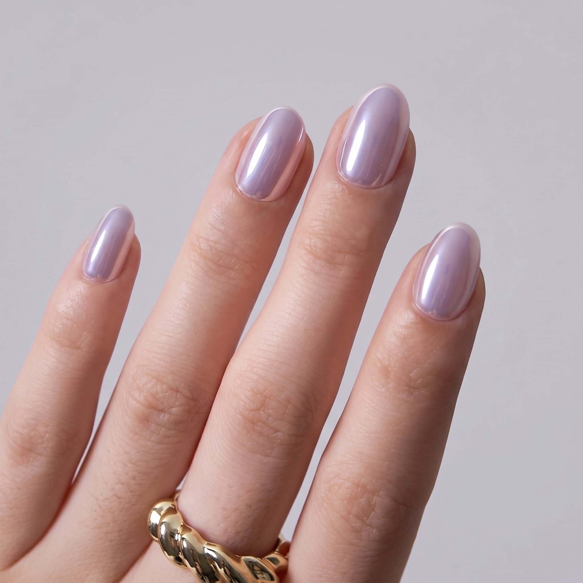 Pearl Halo S Oval short oval press-on nails