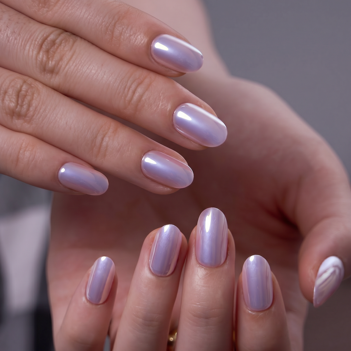 Pearl Halo S Oval short oval press-on nails