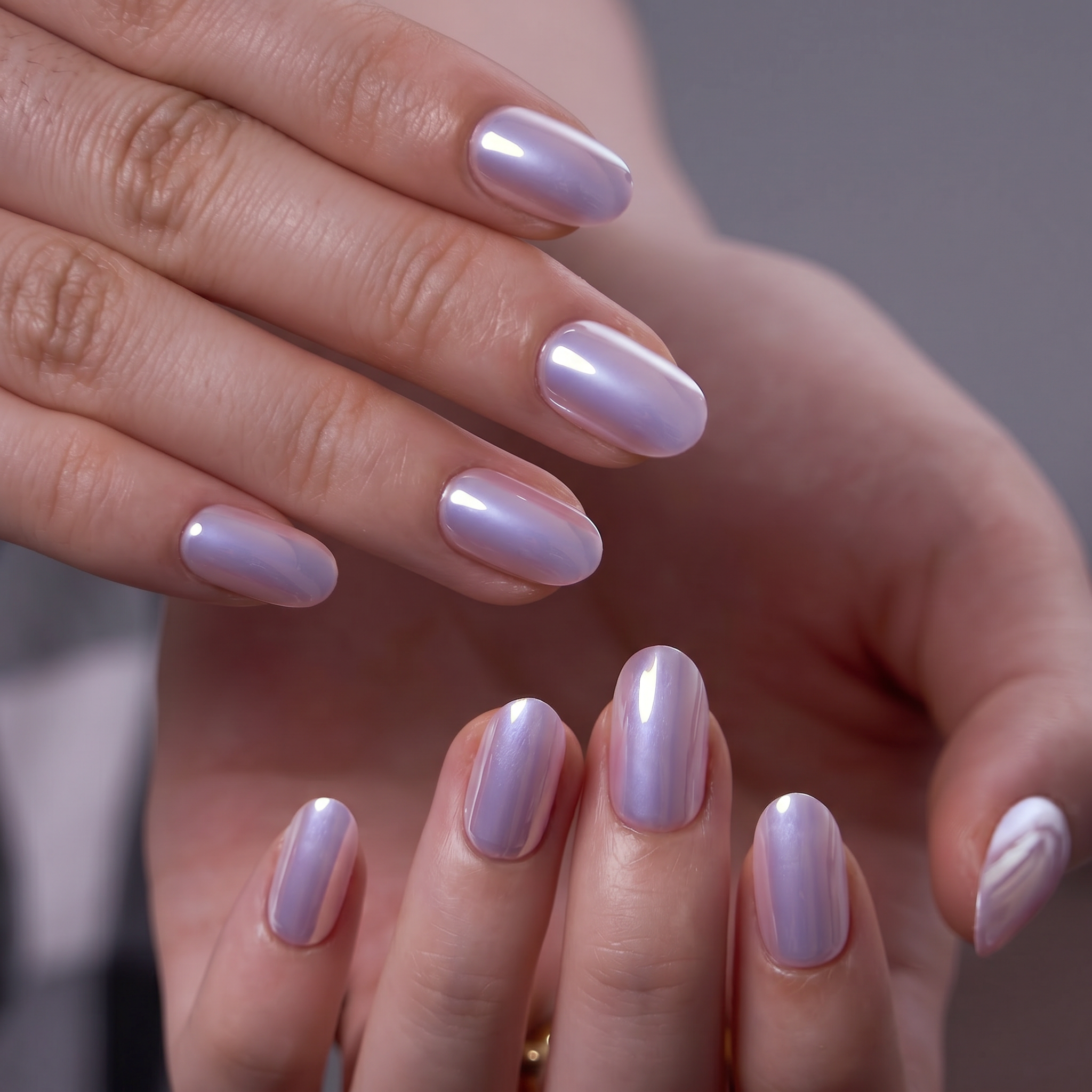 Pearl Halo S Oval short oval press-on nails