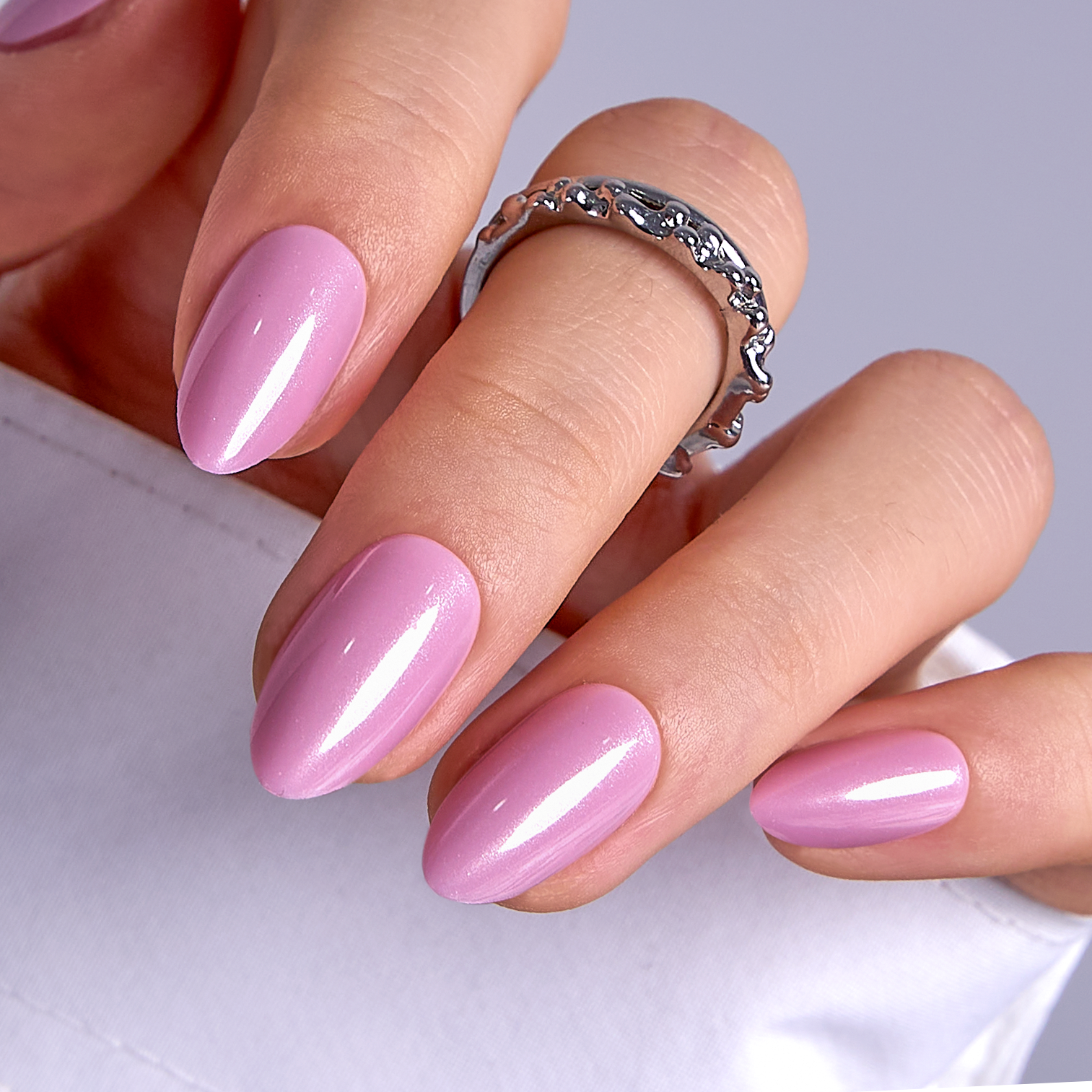 Pearl Orchid short almond press-on nails