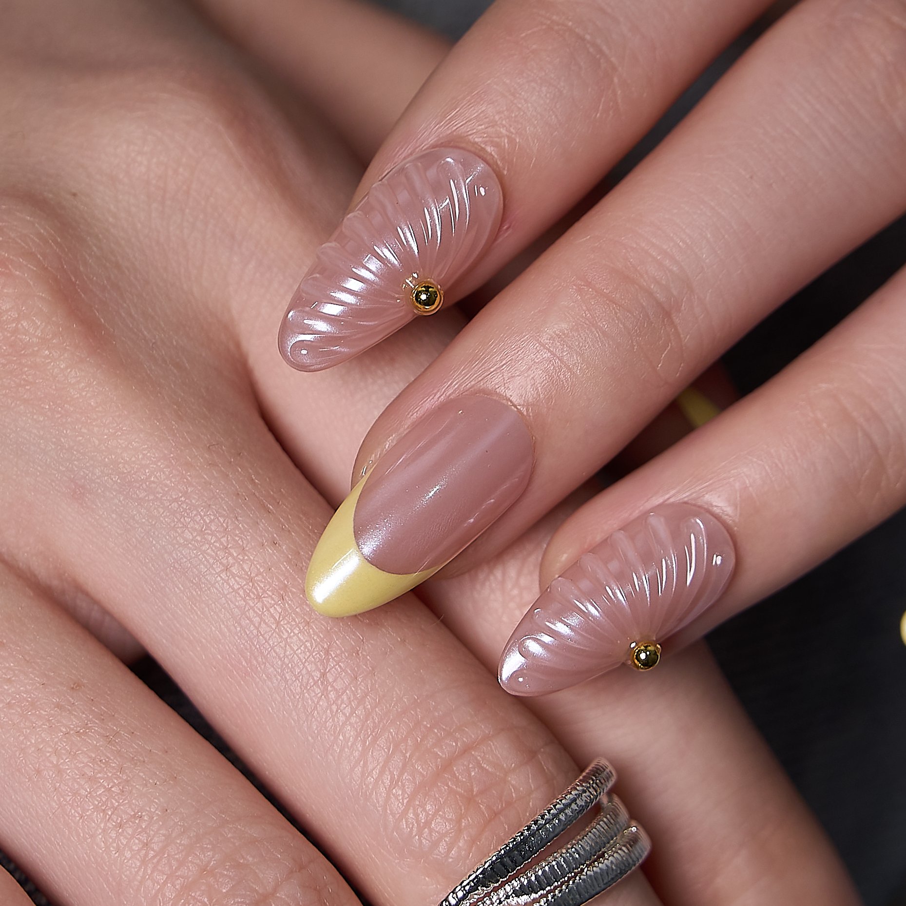 Pearl Tides M Almond almond press-on nails
