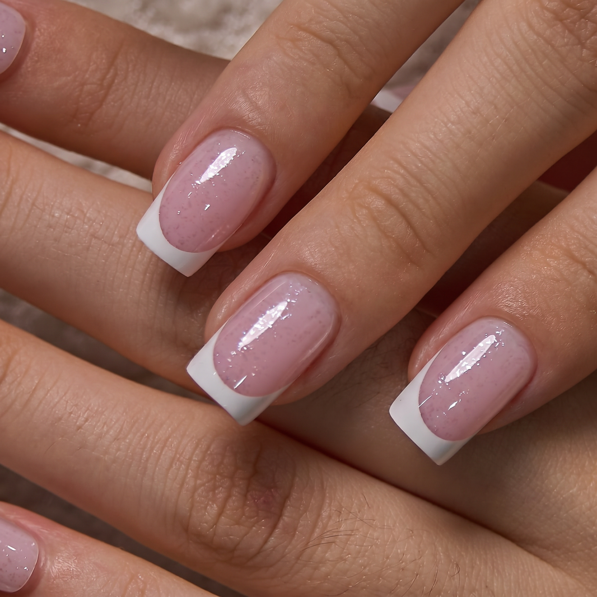 Petal Snow M Squoval squoval press-on nails