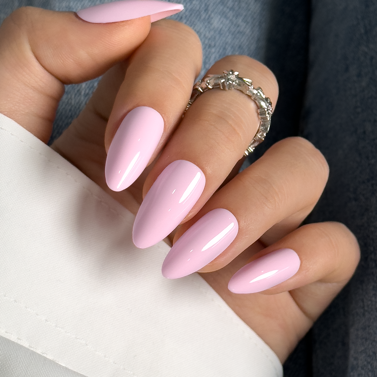 Pink Aura L stiletto nail detail