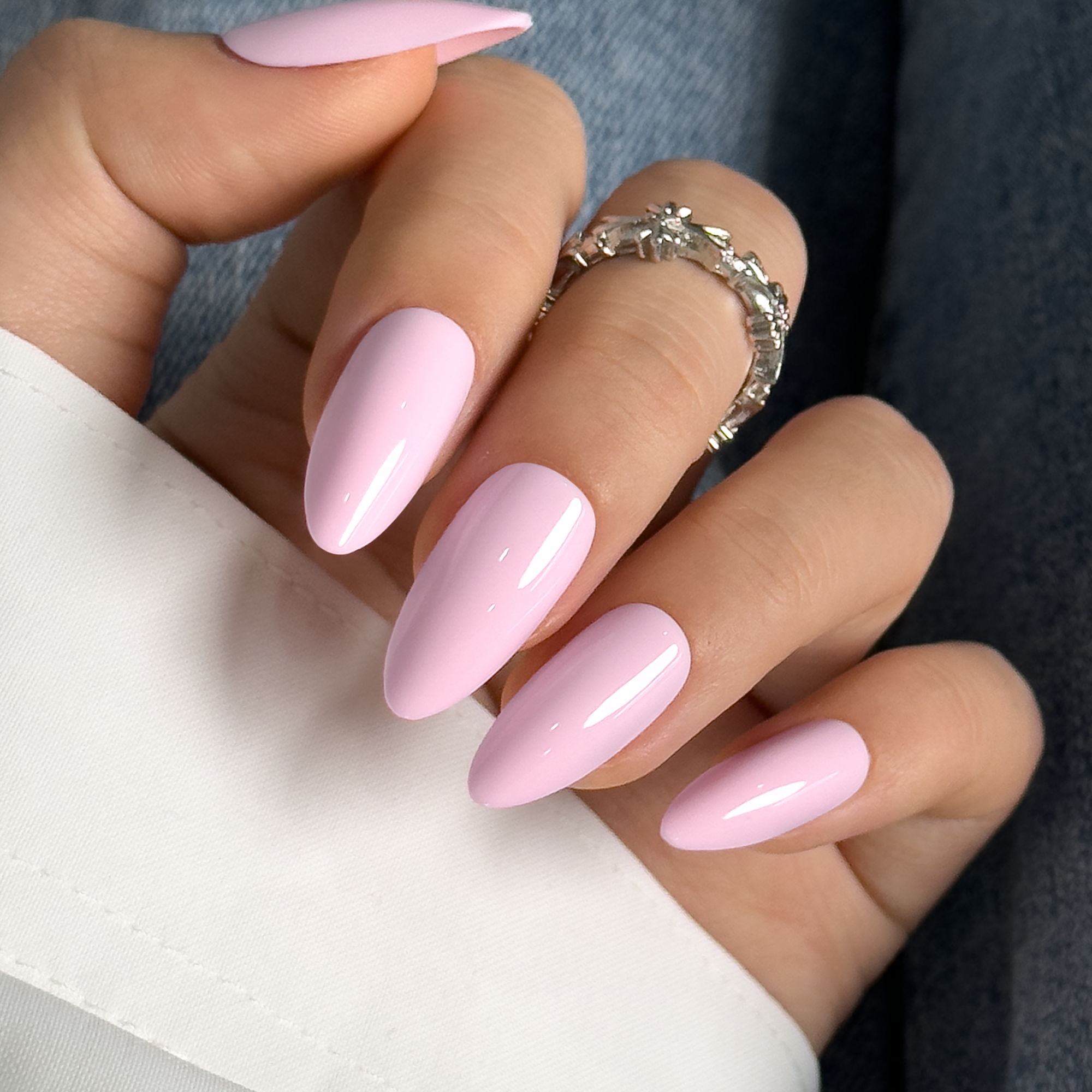 Pink Aura L stiletto nail detail