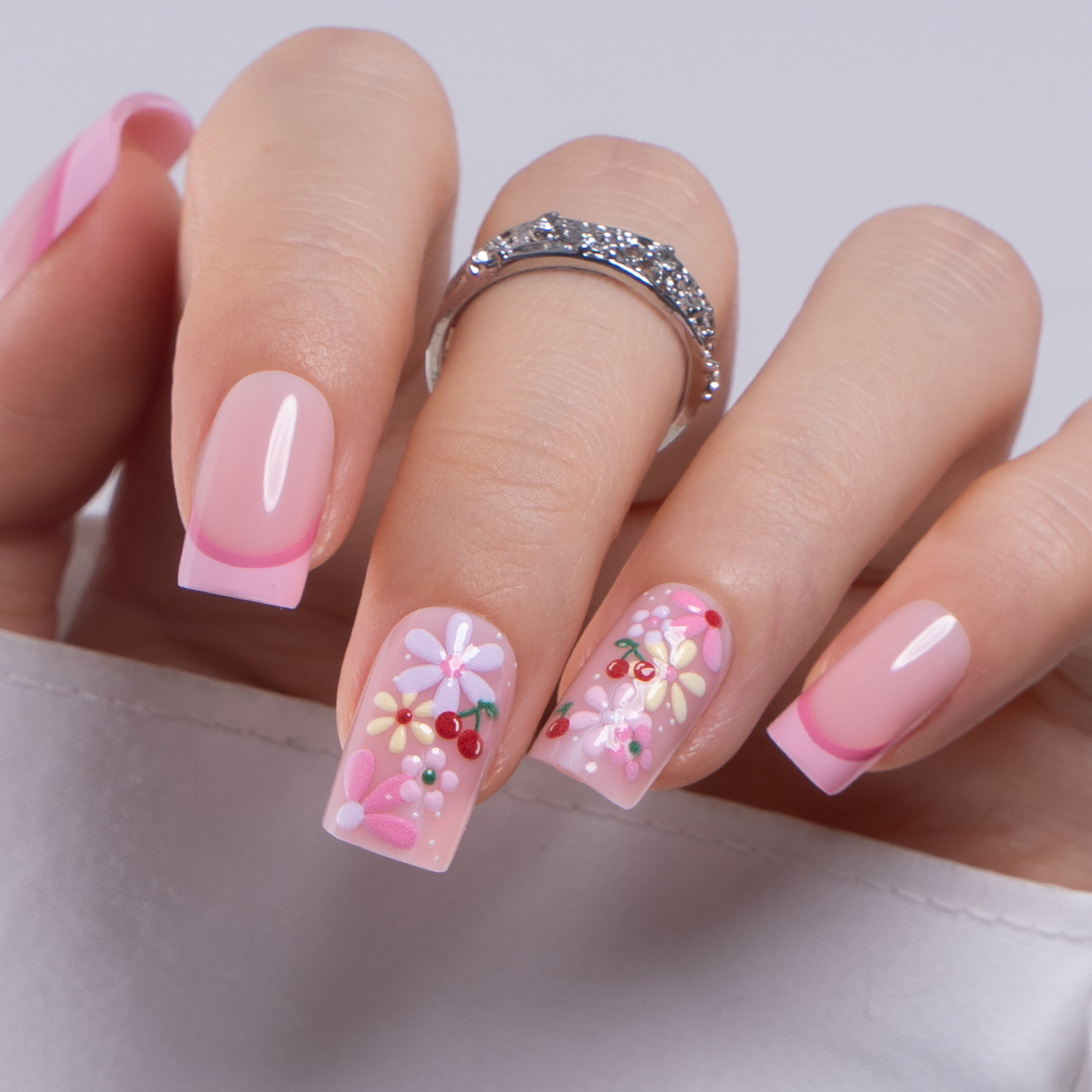 Pink Meadow M Squoval squoval press-on nails