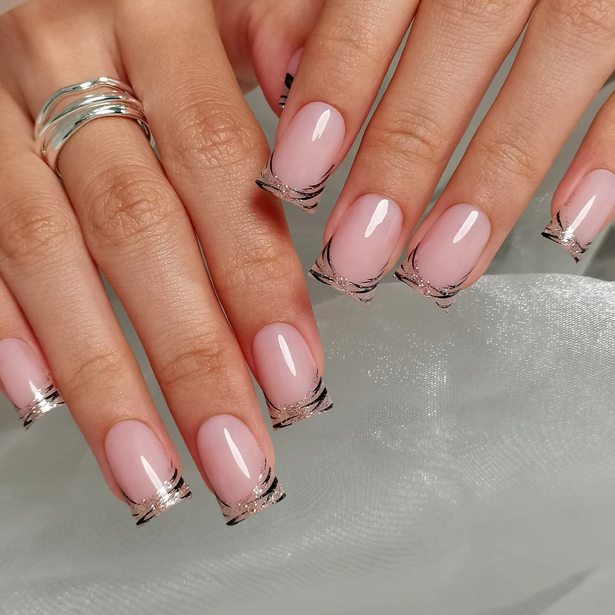 Pink Zebra Chic M Duckbill nail detail