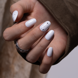 Porcelain Ink S Oval oval press-on nails