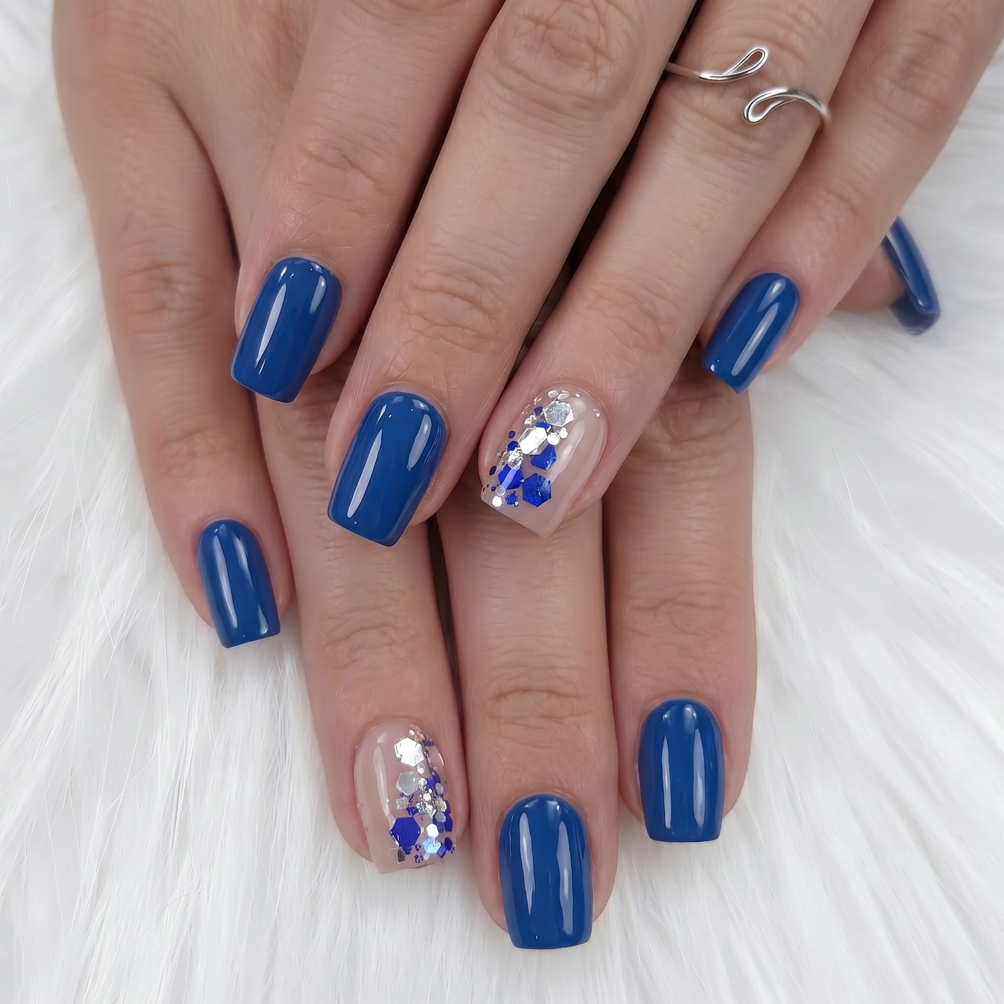 Midnight Sparkle – short Squoval press-on nails packaging