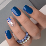 Midnight Sparkle – short Squoval nail detail
