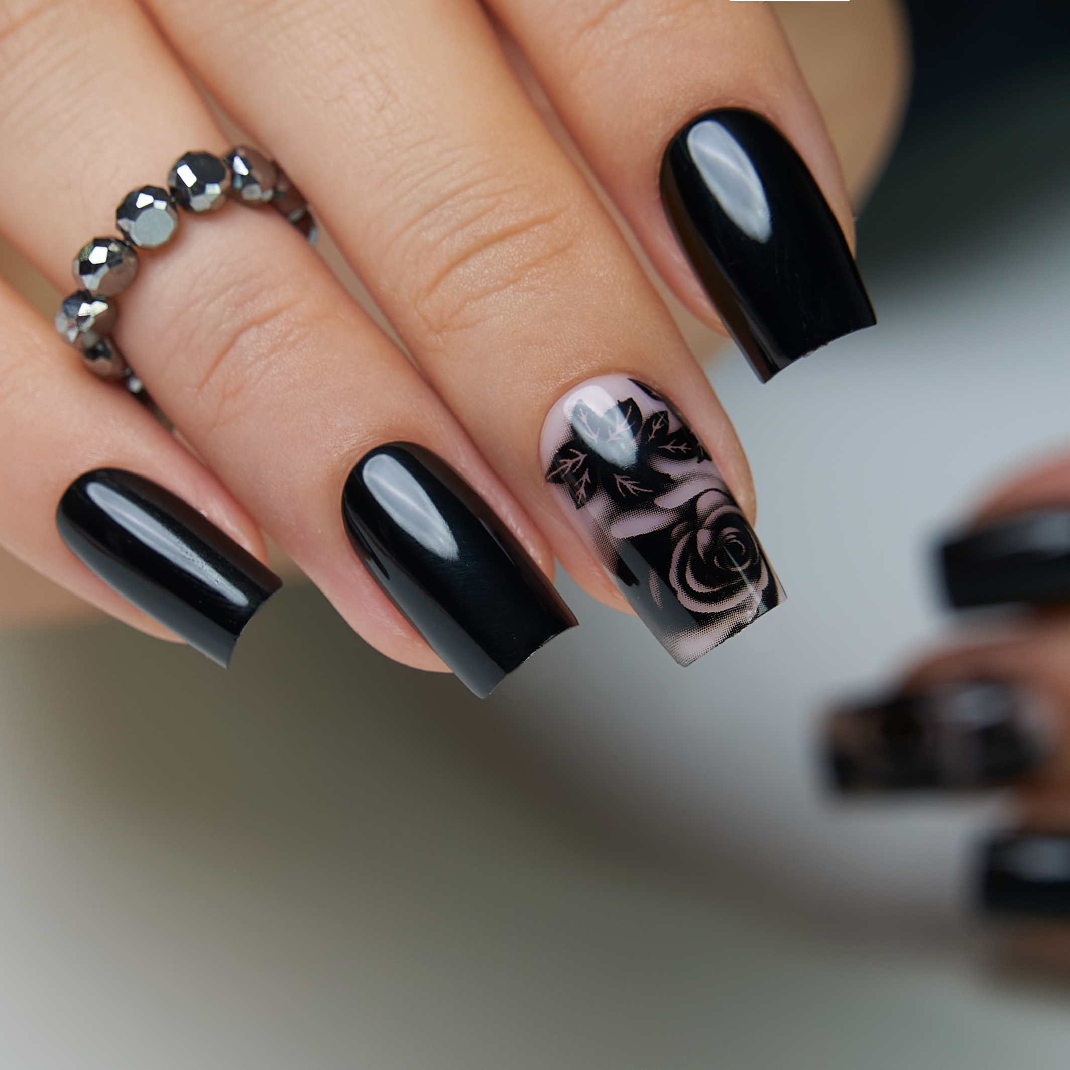 Black Gold Rose M Square square press-on nails