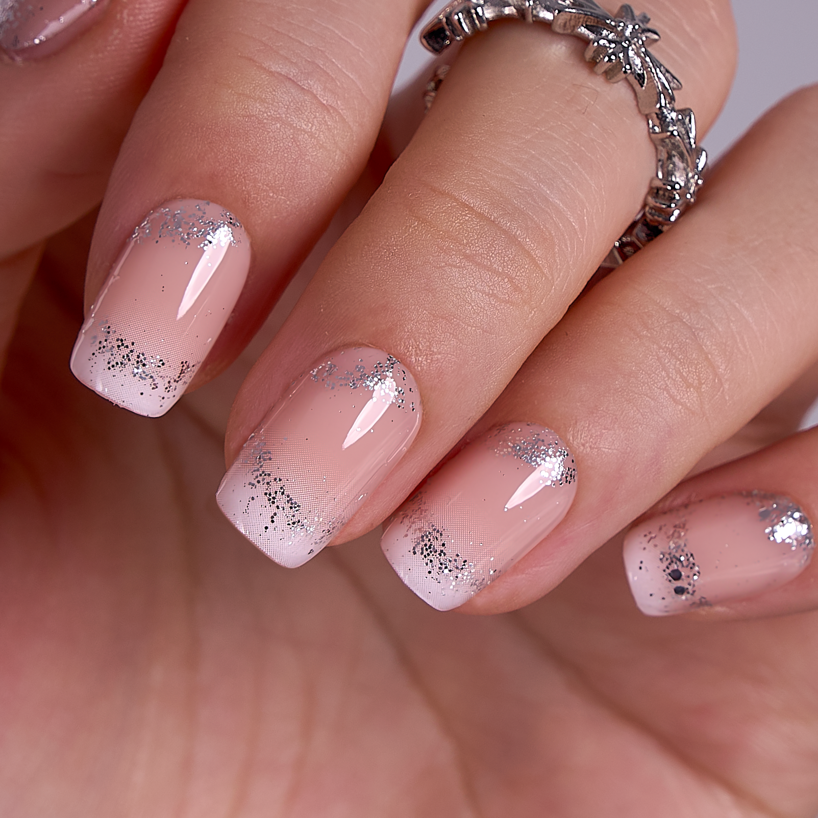 Nude Sparkle M Squoval squoval press-on nails