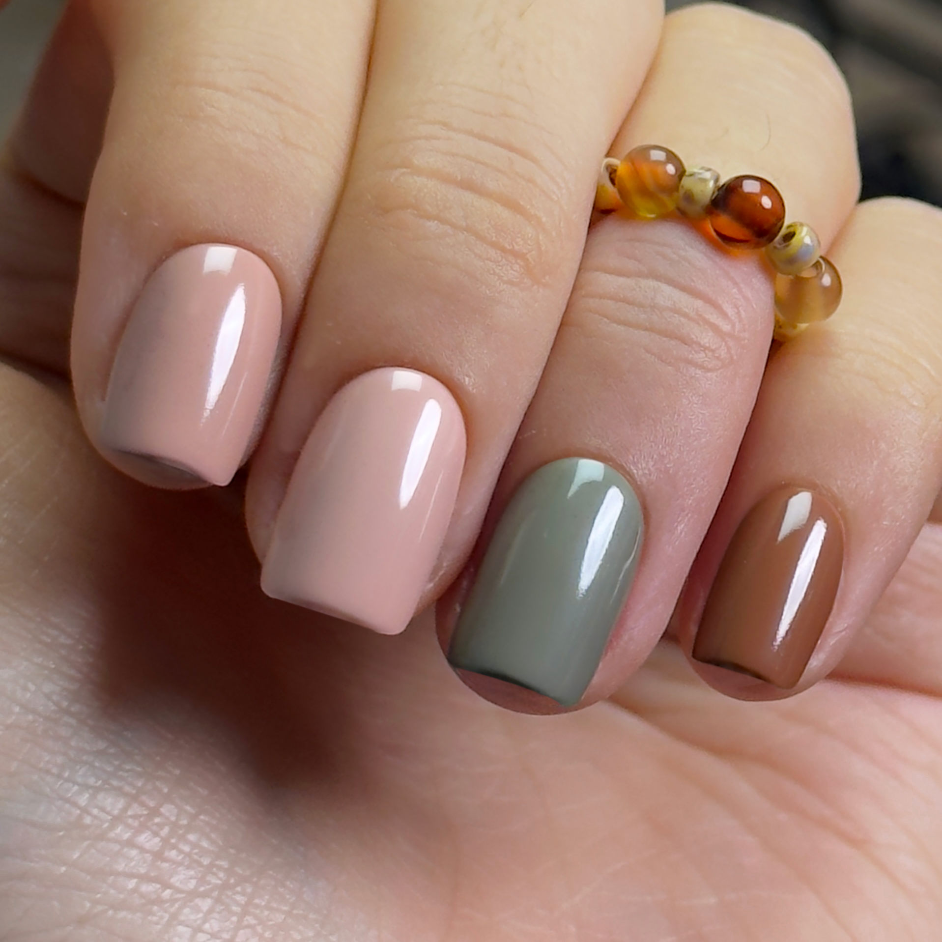 Simple and Plain S Squoval squoval press-on nails