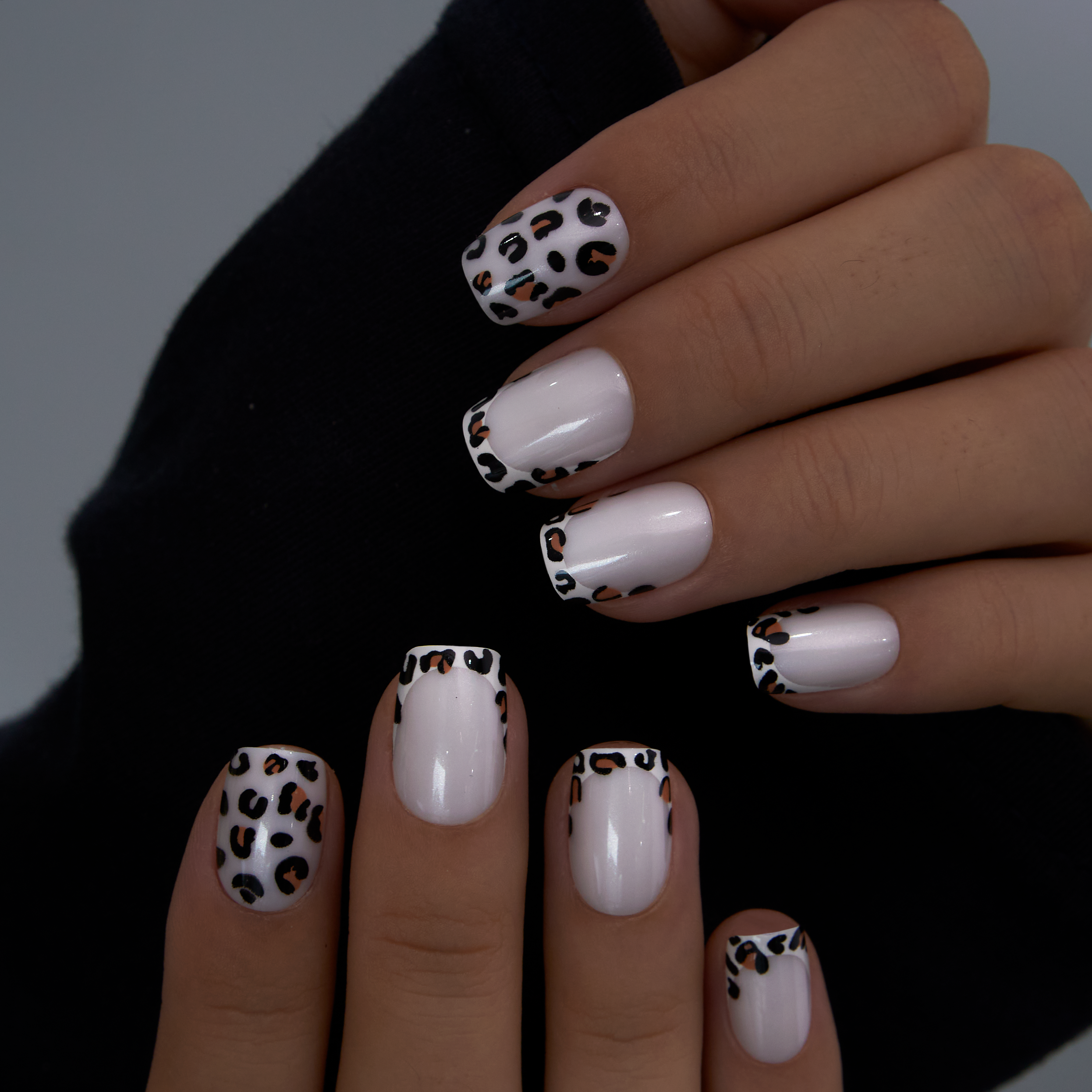 Leopard Chic – short Squoval nail detail