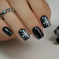Starry Snowflakes – short Squoval press-on nails