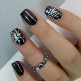 Starry Snowflakes – short Squoval nail detail