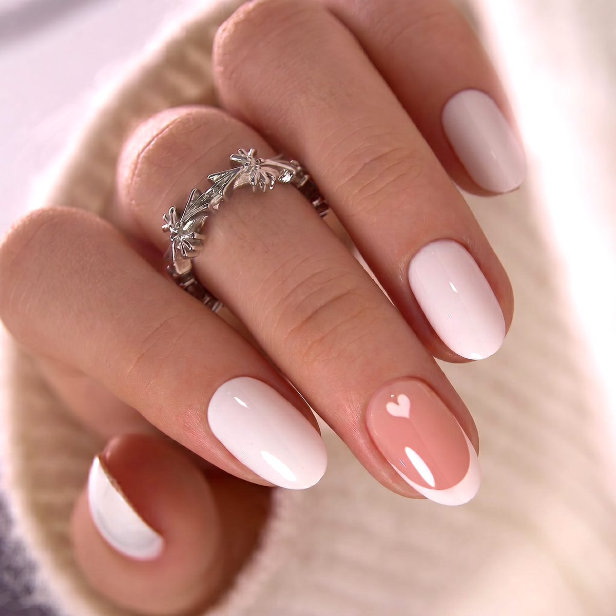 White Heart S Oval oval press-on nails